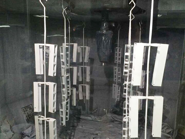 五金工件水油通用靜電噴涂機(jī)